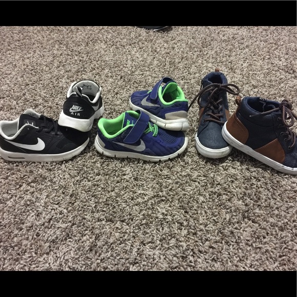 le scarpe nike fascio di bambino ragazzi taglia 10 poshmark le scarpe nike fascio di bambino ragazzi taglia 10 poshmark